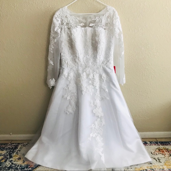 jjshouse Dresses & Skirts - NEW JJs House mid length wedding Dress